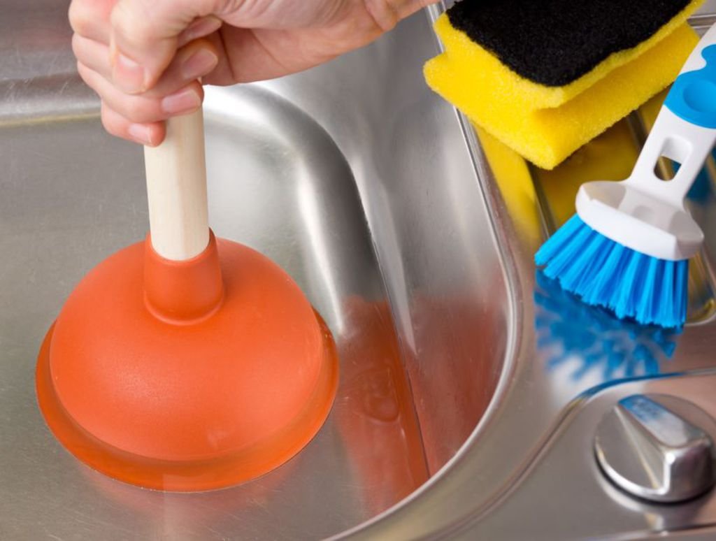 déboucher un évier