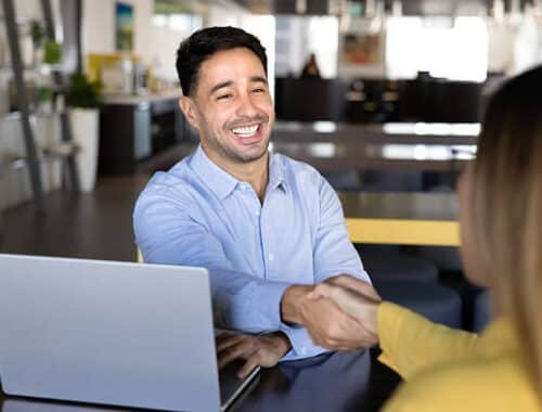 Le design print Lyon reste un levier marketing puissant lorsqu’il est intégré intelligemment dans une stratégie globale.